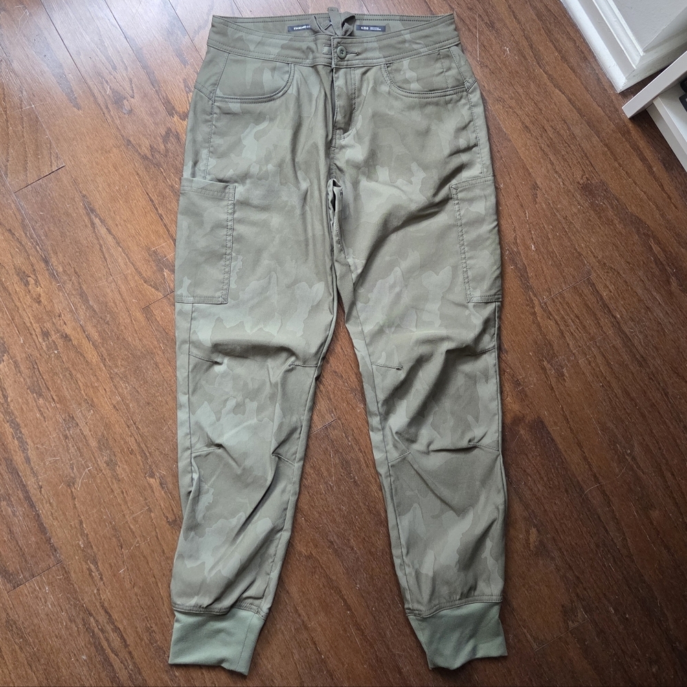 Prana Women's Halle Jogger II in Sage Camo Size 4R